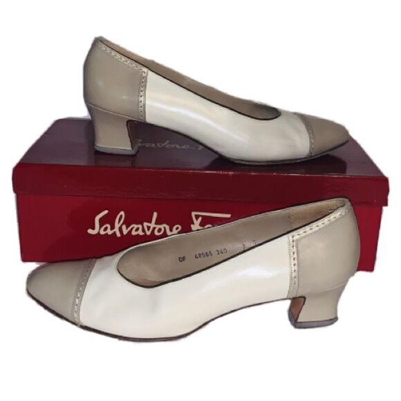 Salvatore Ferragamo Shoes - Salvatore Ferragamo 2 tone pump size 7 C